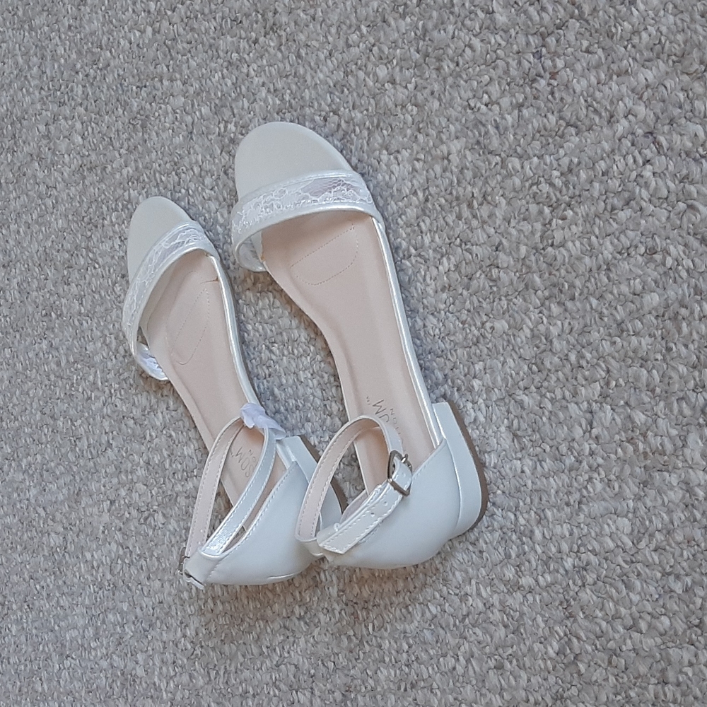 New De Blossom Collection Ankle Strap 1" Heel Sandals.